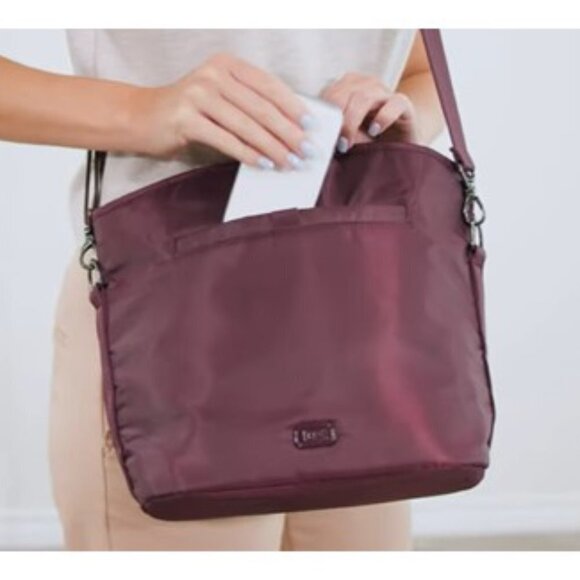 LUG Adagio Crossbody / Shoulder Bag with Bubble Quilting - Midnight Black - Picture 15 of 15